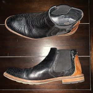 Men’s Size 11 (44) Bull Boxer Shoes